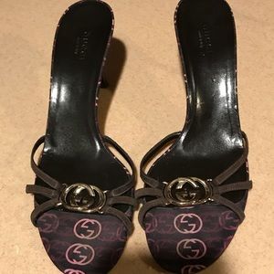 Brown suede Gucci Sandals with Gold Gucci Emblem